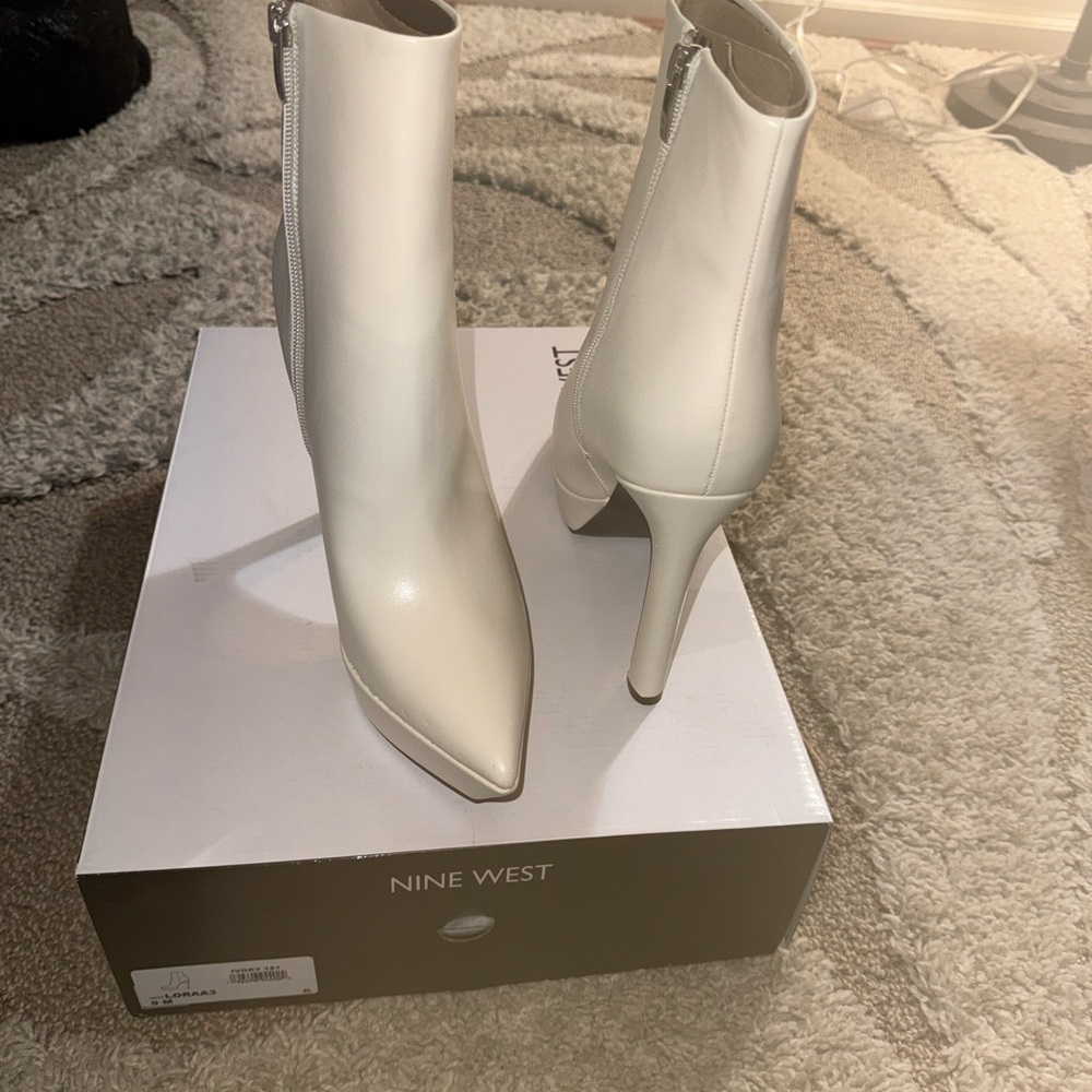 ***NEW*** Ivory Nine West Women's Loraa Platform Booties